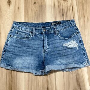 Blank NYC The Fulton Roll Up Shorts Women’s 28